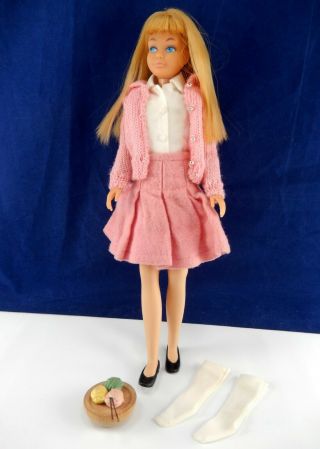 Vintage Barbie 1965 Blonde Bend Leg Skipper Doll 1030 W/ School Days Outfit