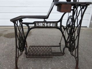 Vtg Antique 1900 ' s SINGER 29 - 4 Cobbler Leather Treadle Industrial Sewing Machine 8