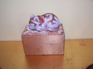 Miniature Antique 2 1/2 " Kutani Imari Japanese Sleeping Cat Porcelain Figure