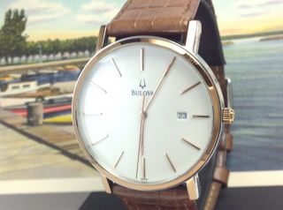 Bulova Mens Quartz Watch With Date Function & Leather Band (e18)