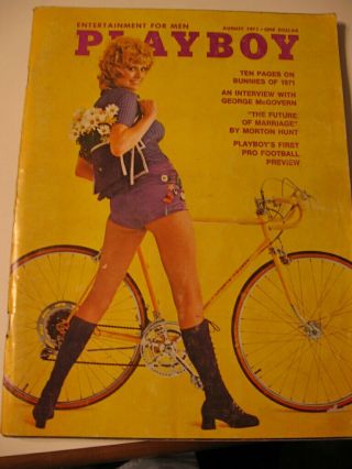 Playboy August 1971 Cathy Rowland Bunnies Of 1971