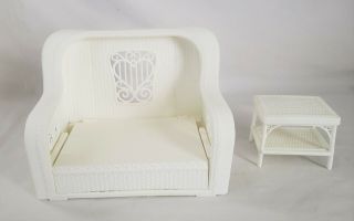 Vintage Mattel Barbie Dream House Doll Furniture White Wicker Sofa / Bed Table 4