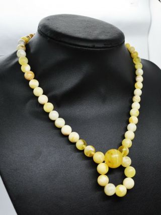AMBER NECKLACE 30.  12gr.  ANTIQUE WHITE NATURAL BALTIC BIG ROUND BEADS RARE 5