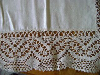 STUNNING VINTAGE TABLECLOTH HAND EMBROIDERED FLOWERS AND LACE EDGE, 5