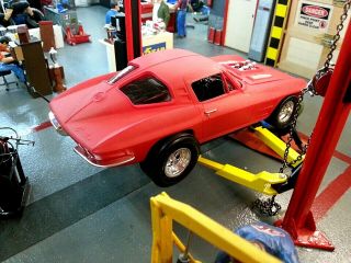 Built 1/25 Scale ' 63 Corvette Stingray Split Window Coupe FOR Diorama 2