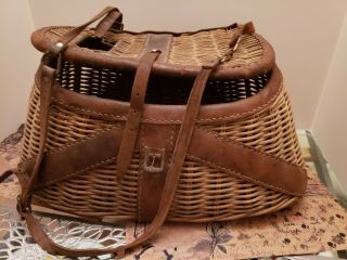Vintage 15 " Flat French Weave Fishing Creel Wicker Basket Up Michigan W Leather