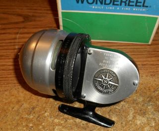 VINTAGE SHAKESPEARE 1810 MODEL DK CLOSED FACE SPINNING REEL/IN BOX/RARE 7