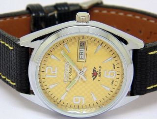 MEN,  S CITIZEN AUTOMATIC STEEL VINTAGE DAY DATE YELLOW DIAL WRIST WATCH 2
