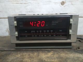 Vintage Jc Penney Co.  Am/fm Dual Alarm Clock Radio 680 - 3795