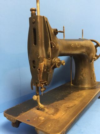 ANTIQUE SINGER HEAVY DUTY INDUSTRIAL SEWING MACHINE HEAD MODEL 31 - 15 LEATHER 7