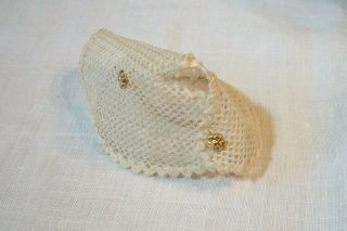 Vintage Madame Alexander kin Wendy cream mesh hat with gold embellishments 2