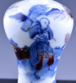 FINE 19THC CHINESE BLUE WHITE COPPER RED FIGURAL PORCELAIN MEIPING SNUFF BOTTLE 5