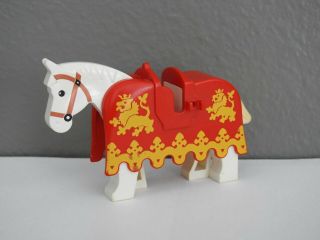 Vintage Lego White Horse With Red Barding - 6039,  6060,  6081 Ca.  1988 - 89