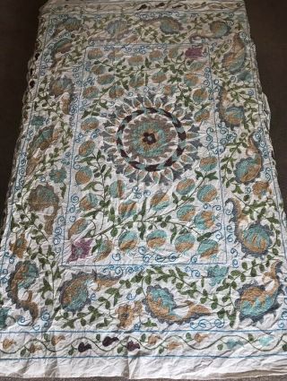Vintage Crewel Work Needlework Linen Tablecloth / Bedspread