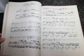 Antique SHEET MUSIC BOOK A Treasury Of Grand Opera HENRY W.  SIMON 1946 5