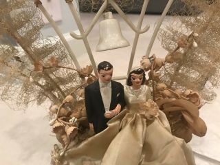 Vintage 1950 ' s Bride & Groom Wedding Cake Topper Lace Hearts Bells Chalkware 3