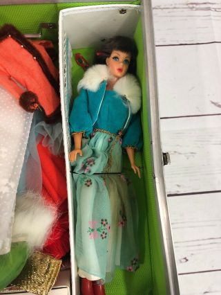 Vintage 1965 Barbie Doll Trunk With Doll And Clothes 3