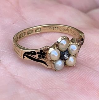 A Antique 18ct Gold,  Diamond & Pearl Victorian Memorial Ring,  1840.