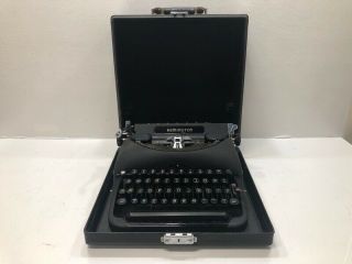 1940 Remington Rand Deluxe Model 5 Portable Typewriter W/ Case