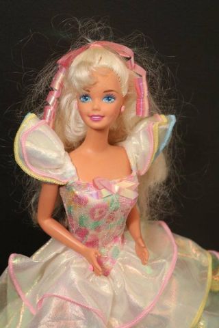 Vintage 90 ' s Barbie Pretty Presents 14649 Iridescent Crinkle Ruffle Gown 2