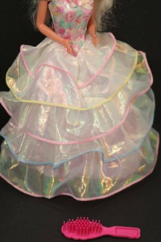 Vintage 90 ' s Barbie Pretty Presents 14649 Iridescent Crinkle Ruffle Gown 3