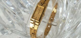 Vintage Seiko Quartz Women’s Watch Stainless Steel Gold Dial 2e20 - 7479 (340)