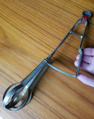 One - Hand - Wip Egg Beater Red Bakelite Eagle Precision Mfg Corp Ny Antique 12 In