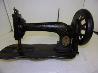 Chicago Singer Model 12 Fiddle Base Sewing Machine