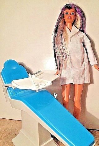 Barbie 1997 Dentist Chair And Dental Tools W/ 1998 Barbie Fashionista