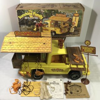 Vintage Mattel The Sunshine Family Van With Piggyback Shack 1974 No.  7296