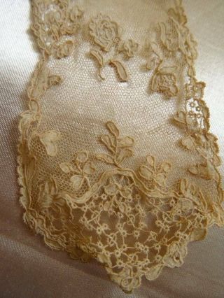 A Lappet 18th Century Hand Made Alencon Lace