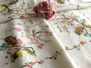 VINTAGE LINEN Large HAND EMBROIDERED TABLECLOTH BLOSSOM TREES COTTAGE & GARDEN 2