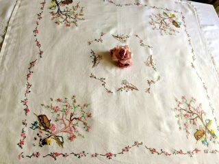 VINTAGE LINEN Large HAND EMBROIDERED TABLECLOTH BLOSSOM TREES COTTAGE & GARDEN 4