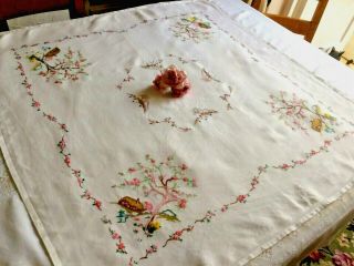 VINTAGE LINEN Large HAND EMBROIDERED TABLECLOTH BLOSSOM TREES COTTAGE & GARDEN 5