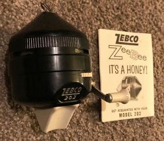 Vintage Fishing Reel Zebco Model 202 ZeeBee W/ Instructions 2