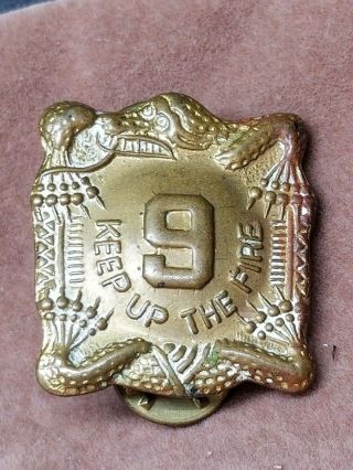 Antique Keep Up The Fire 9th Infantry U.  S.  Army Military Metal Pin Badge Vintage