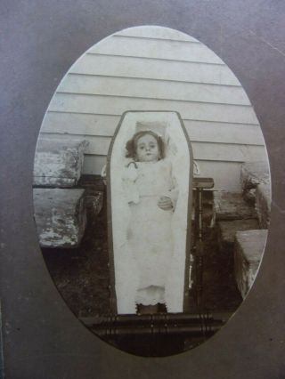Sad Post Mortem Antique Photo Deceased Child In Casket 1900 