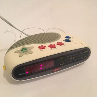 Vintage Playskool Kids Digital Clock Alarm Music Am/fm Radio Model Ps - 360