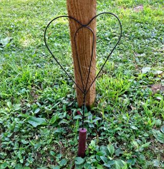Primitive Twisted Wire Heart Rug Beater Wood Handle Antique Vintage Home Hearth