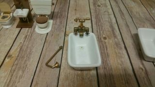 Sylvanian Families Ceramic Bath,  Toilet,  Sink,  Flushing Toilet,  Calico Critters 3