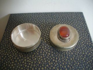 Vintage Continental Silver Pill Box set with oval Agate Cabochon 2