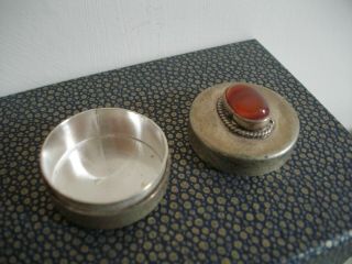 Vintage Continental Silver Pill Box set with oval Agate Cabochon 3
