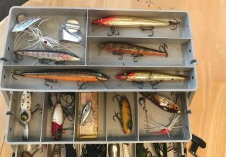 Vintage Tackle Box Full of Old Fishing Lures And Reel Fishing Tackle 2