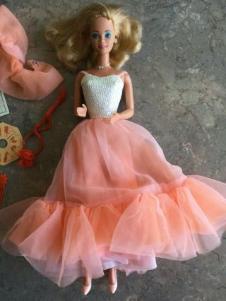 Vintage BARBIE 1984 PEACHES ' N CREAM Superstar Era Doll Gown Shoes Spinner Acces 2