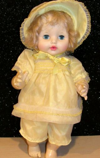 Vintage Ideal Cbs Betsy Wetsy Doll 1983 16” Drink & Wet With Outfit