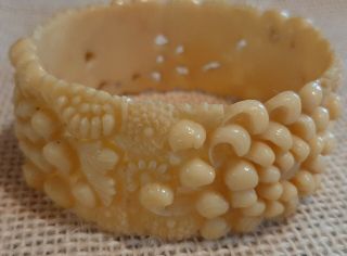 Antique Ivory color Carved Chrysanthemum Celluloid bangle Bracelet 3