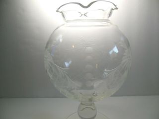 VINTAGE ETCHED GLASS FOOTED IVY BALL VASE 3