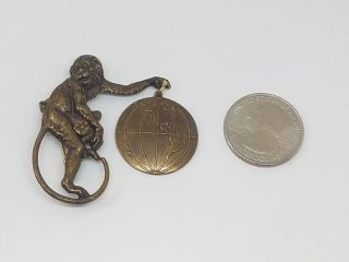 Jan Michaels Antique Brass Monkey with Dangle World Globe Pin Brooch Made in USA 6