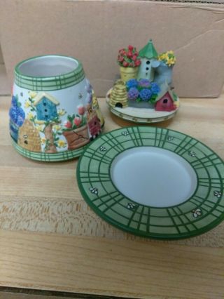 Vintage Yankee Candle Bee Themed Topper,  Small Shade & Plate