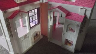 Vintage Barbie Folding Pretty House 16961 Dollhouse Mattel 1996 Few Accessories 5